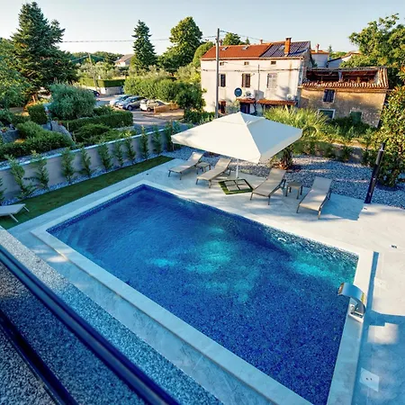 度假居 Bavigo Marčana
