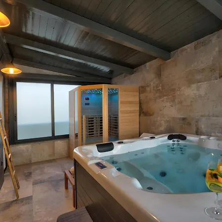 Vakantiehuis Lovely In With Sauna
